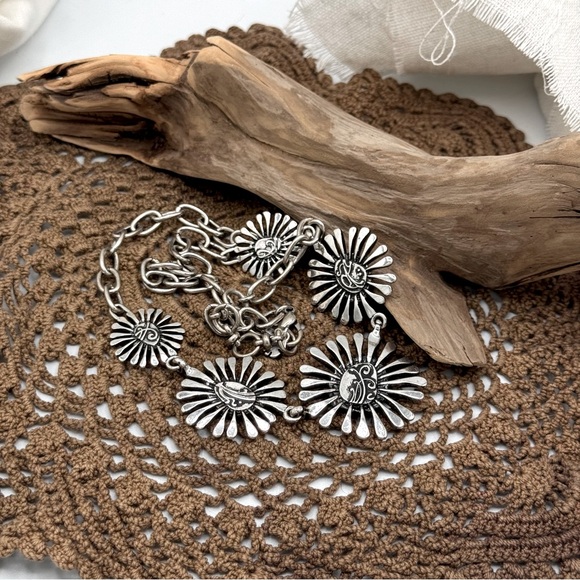 Lucky Brand Silver Gold Tone Sunflower Necklace-See Live - Picture 6 of 6